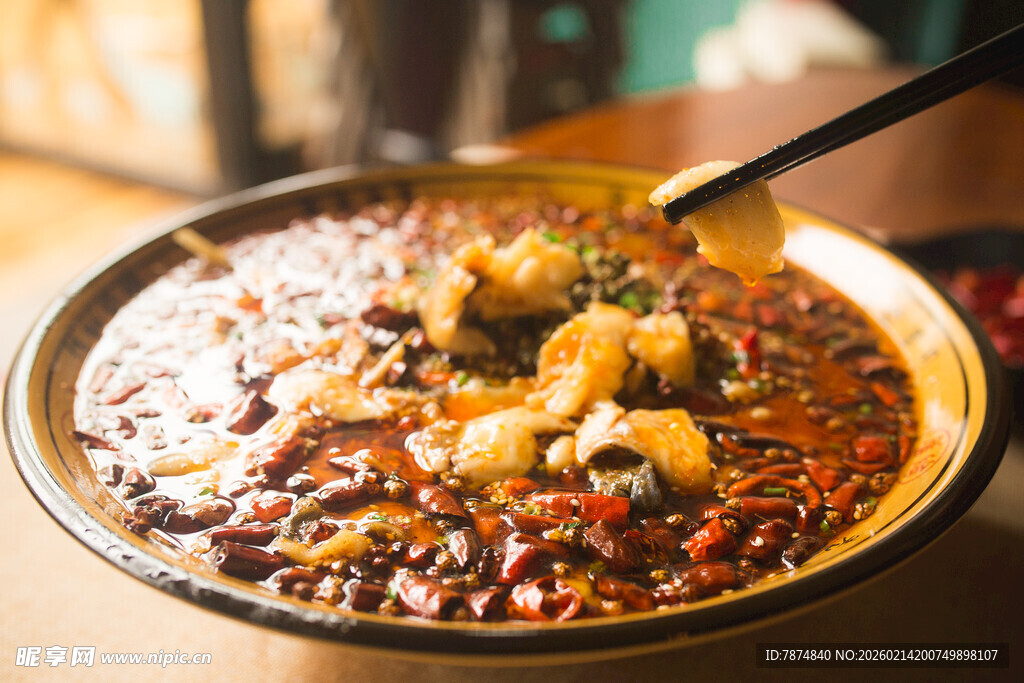 麻辣鲜香的美味毛血旺