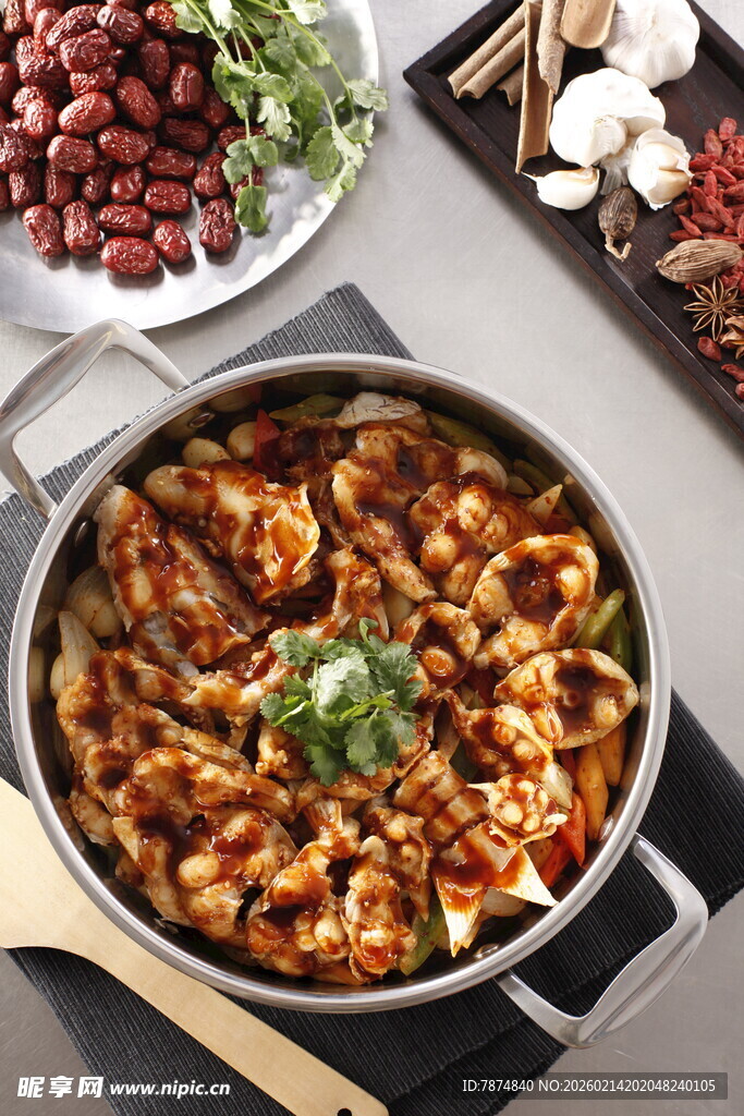 美味炖煮菜肴 诱人色泽