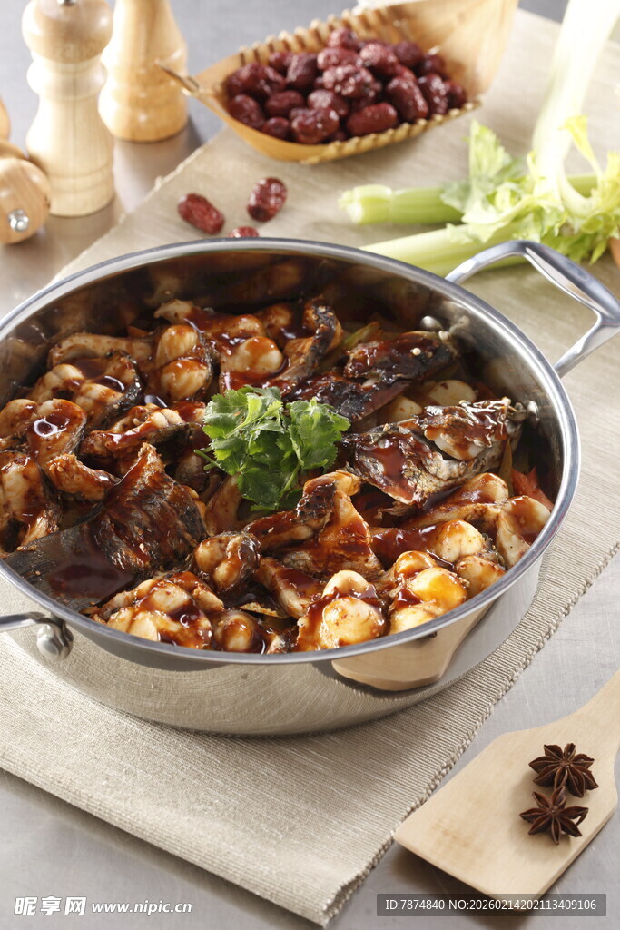 美味香辣炖菜一锅端