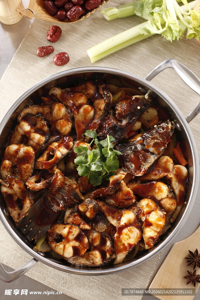 美味滋补炖菜 香气四溢