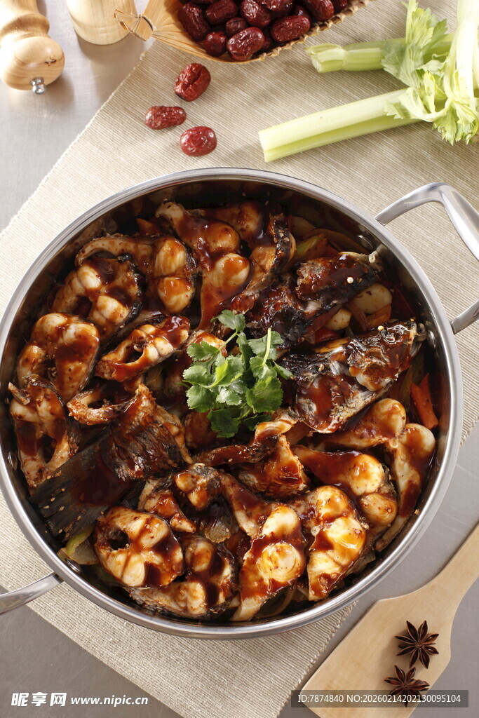 美味菌菇炖菜 鲜香诱人