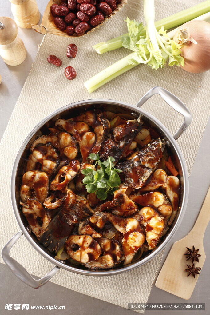 美味炖菜 食材丰富诱人