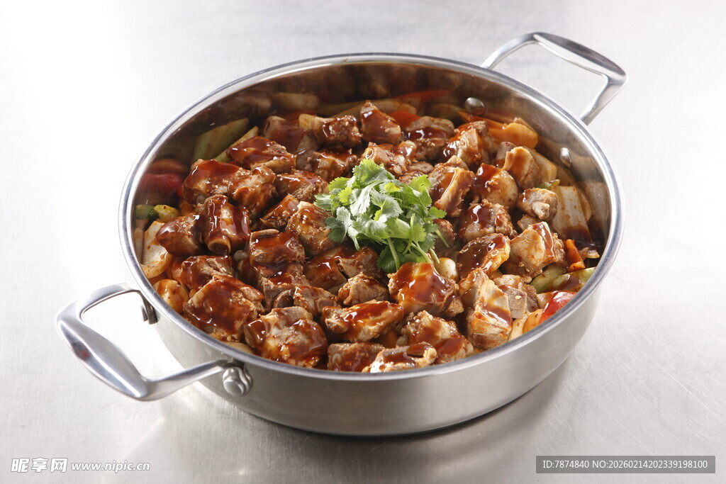 美味炖菜 食材丰富诱人