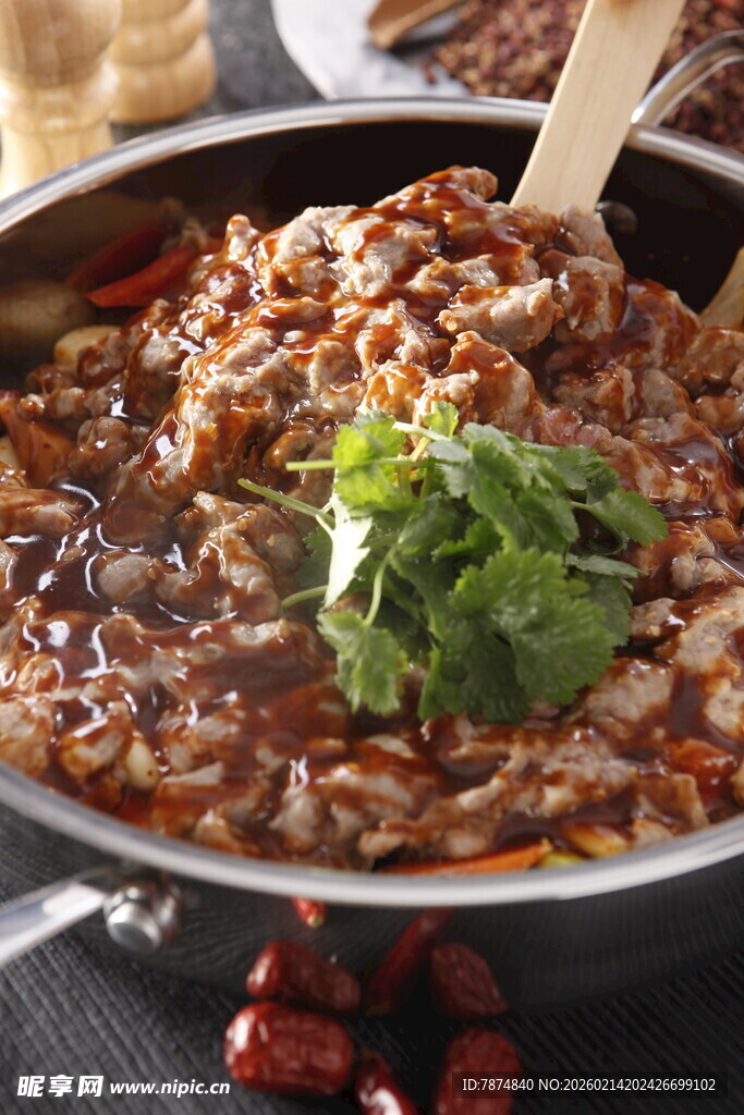 麻辣鲜香的美味火锅料理