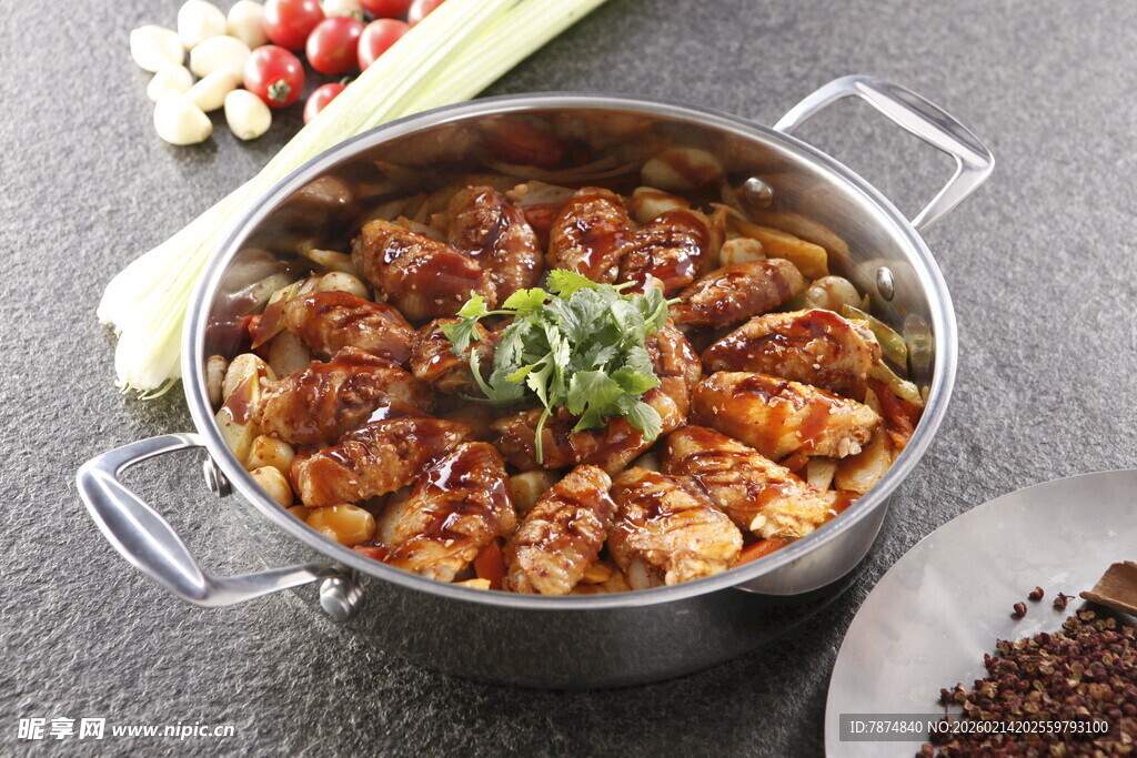 美味焖锅 鲜香诱人