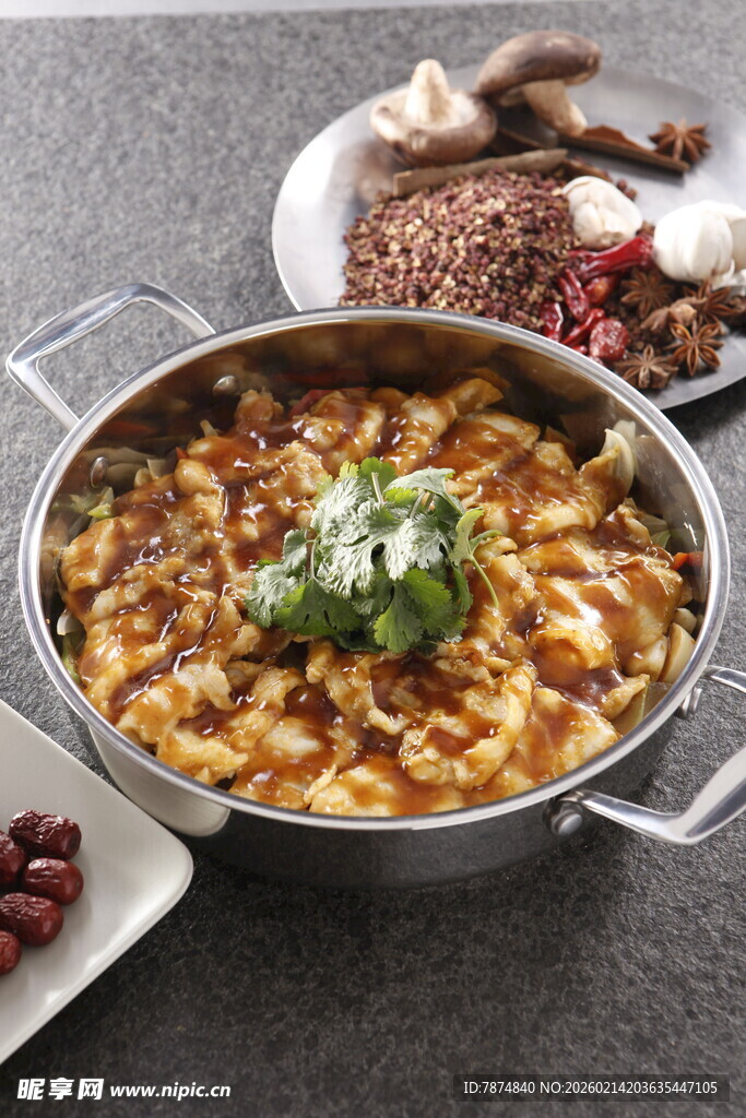 美味佳肴一锅炖