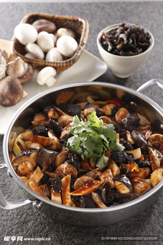 美味海鲜炖锅 鲜香诱人