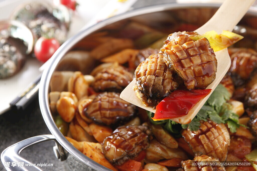 美味排骨煲 诱人好滋味