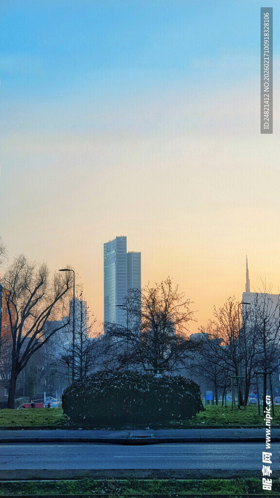 城市黄昏公园景致