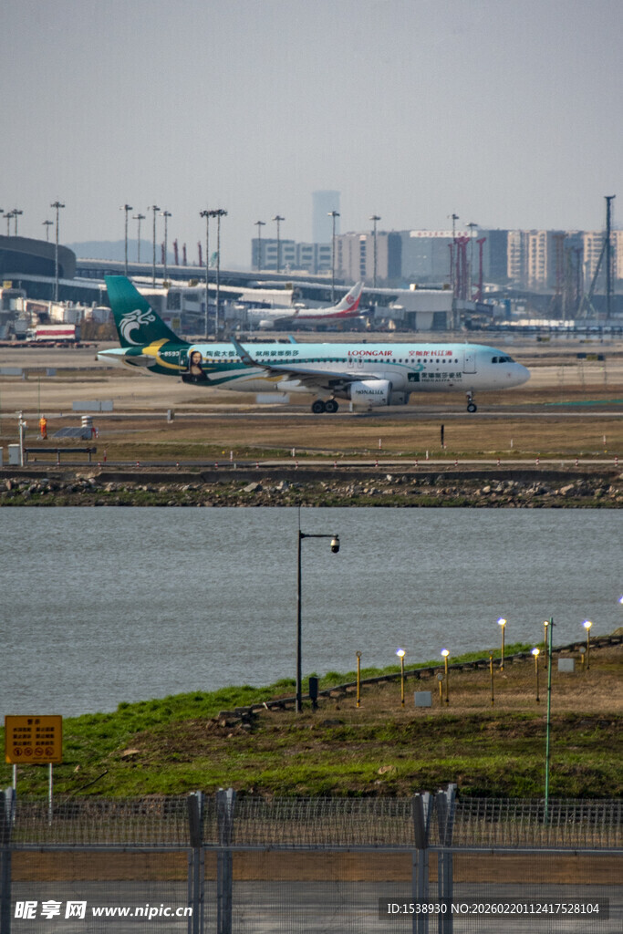 地面上的波音飞机
