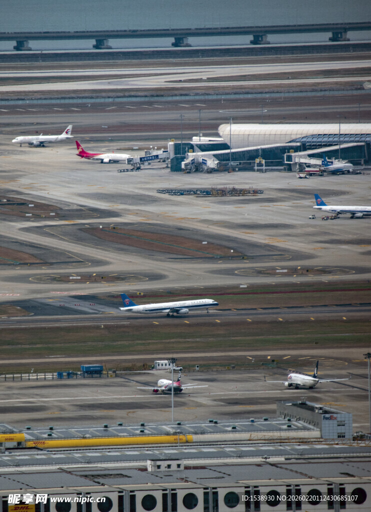 机场停机坪景象