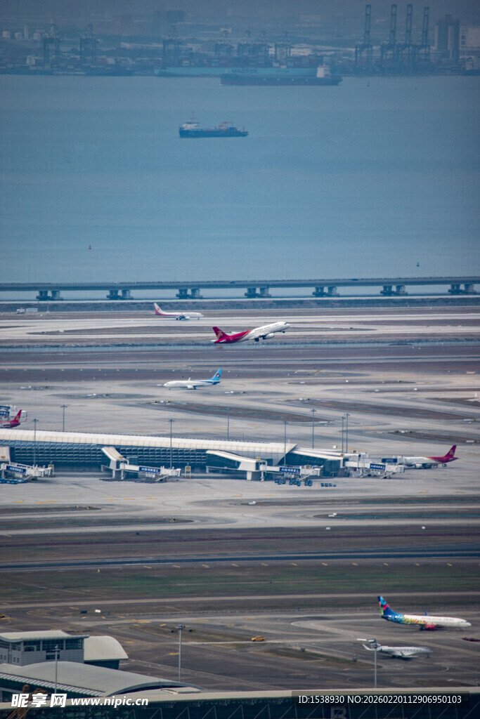 深圳机场飞机起飞