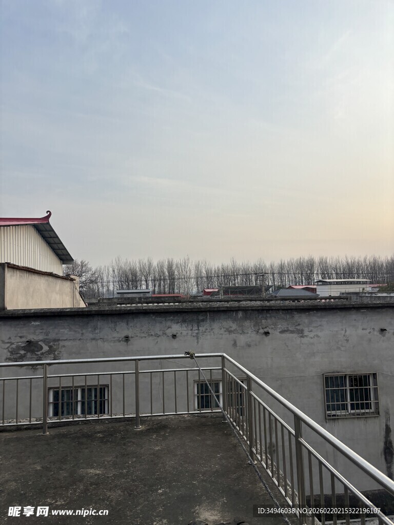 屋顶视角下的建筑景观