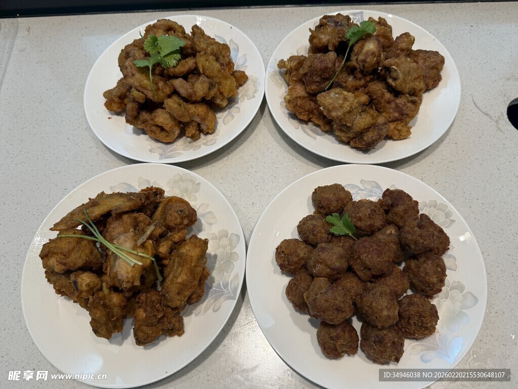 四盘美味特色肉丸菜肴