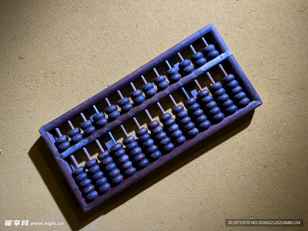 蓝色传统算盘特写