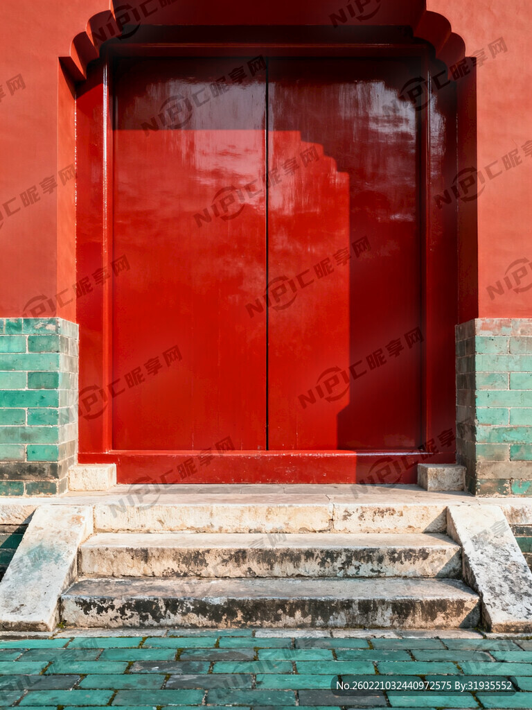 大红色的  大门  台阶  