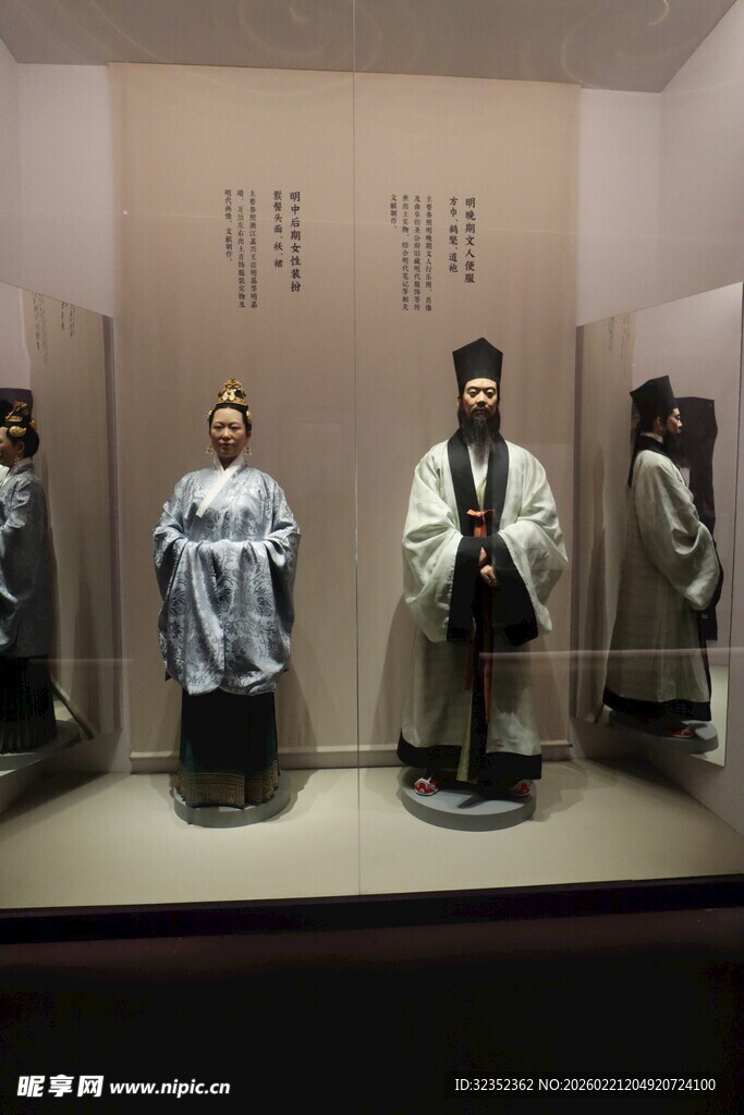 古代服饰人偶展示