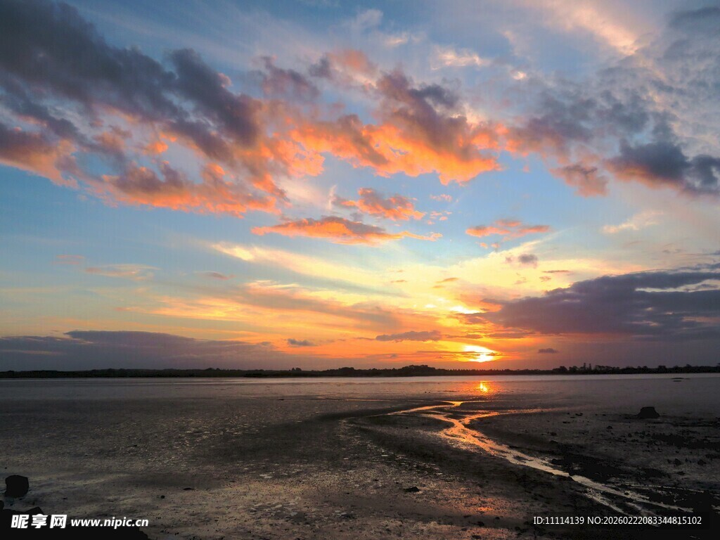 海边绚丽日落美景