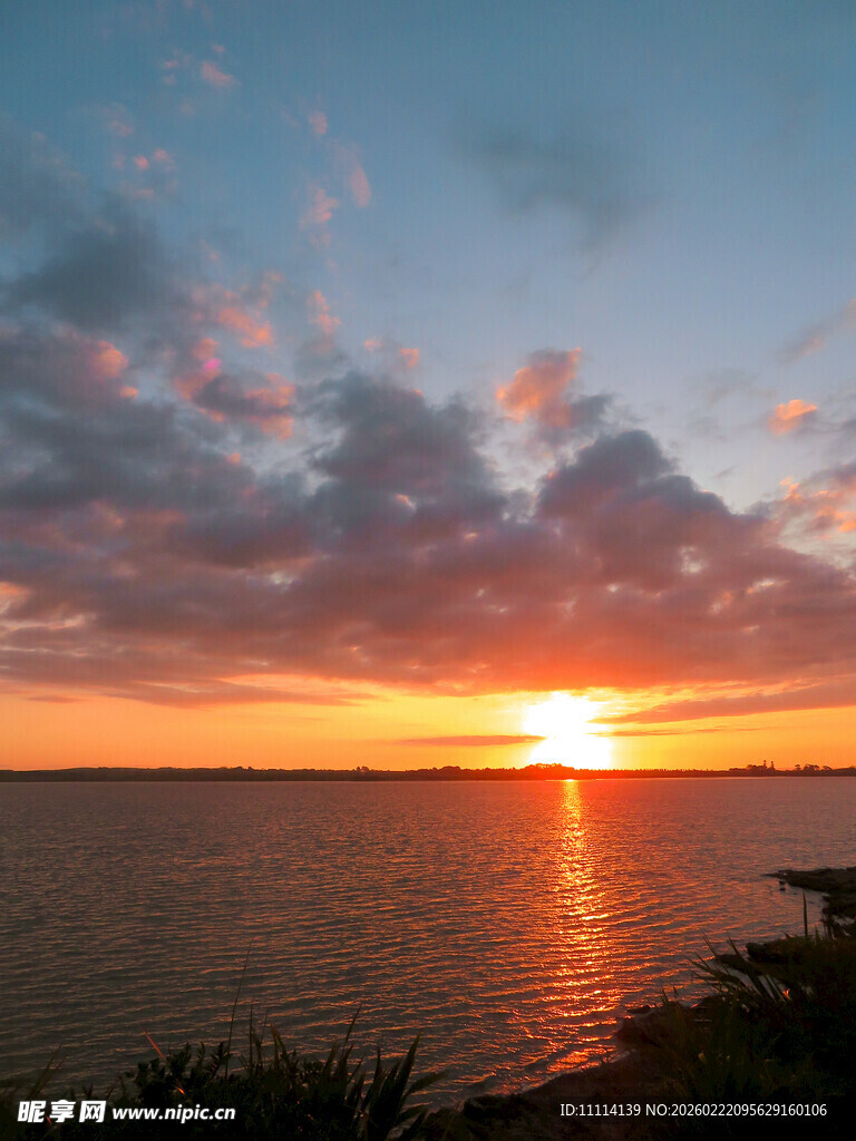 海上壮丽日落美景