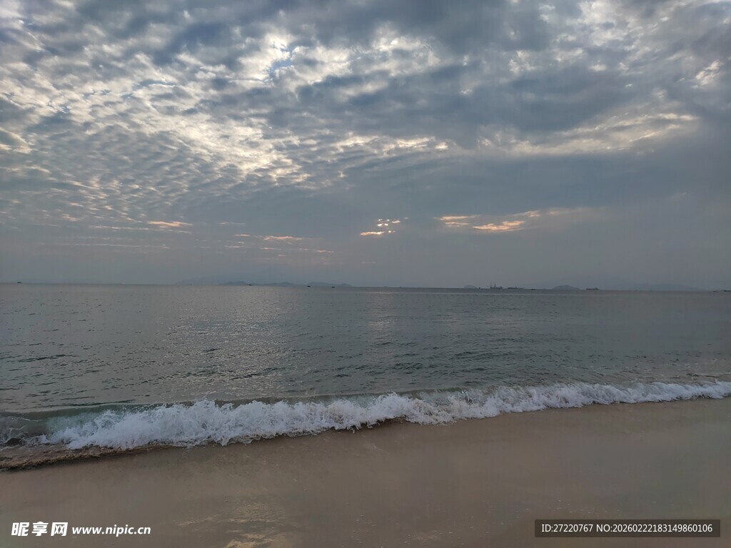 海边日落时分的美丽景致