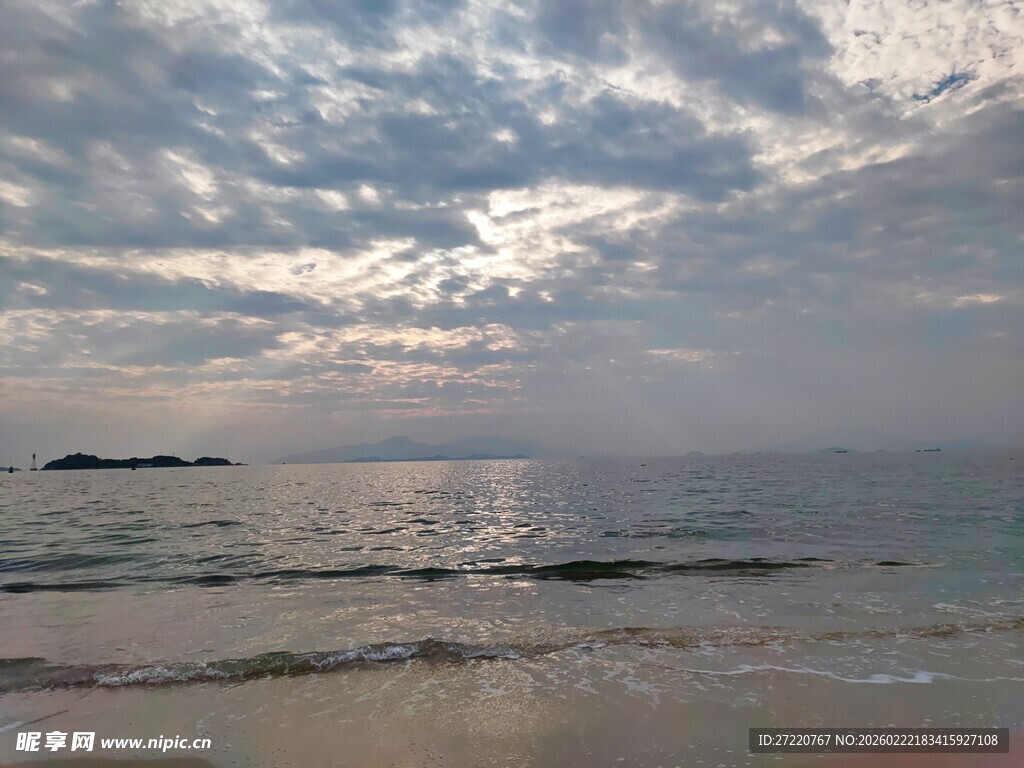 海边日落时分的美丽景致