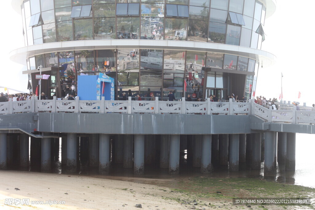 海滨现代建筑观景平台