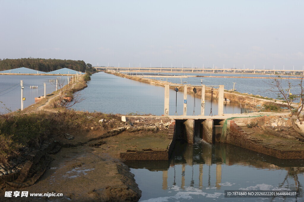 水闸设施 河上桥梁景观