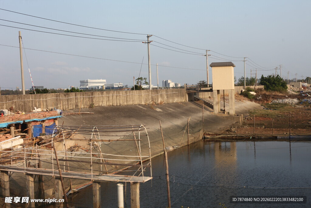 水坝设施近景