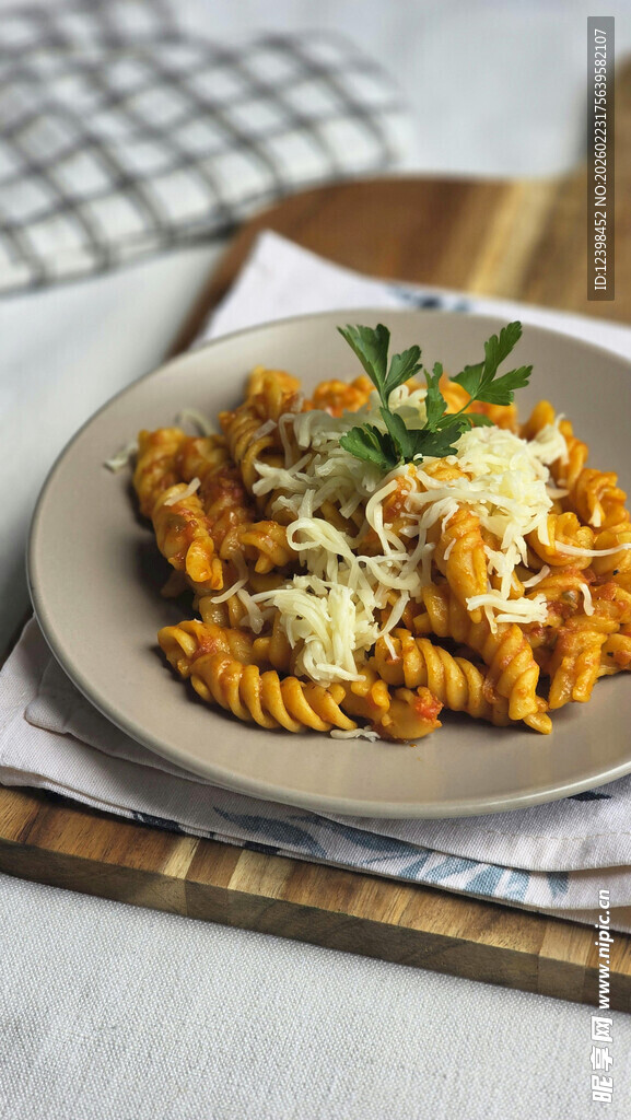 美味芝士意面摆盘精致