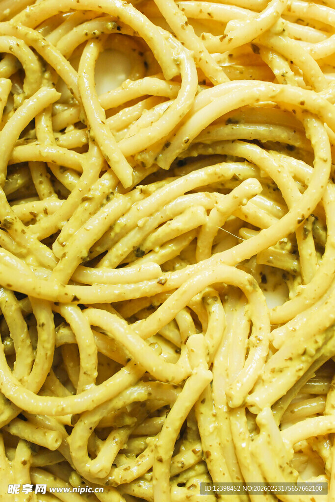 金黄美味的手工面条