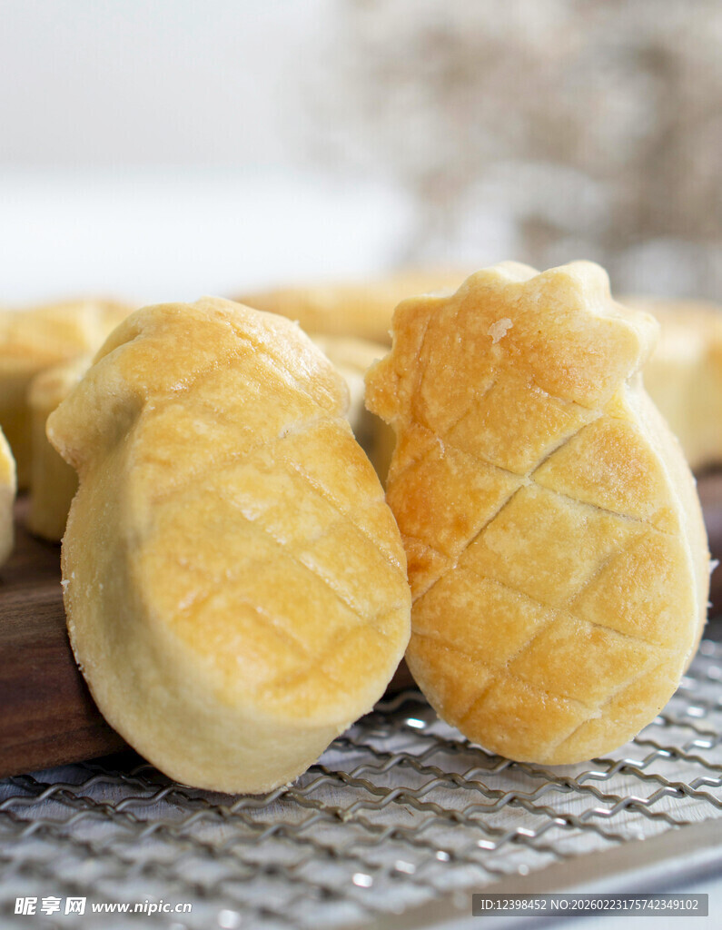 美味金黄酥皮菠萝包