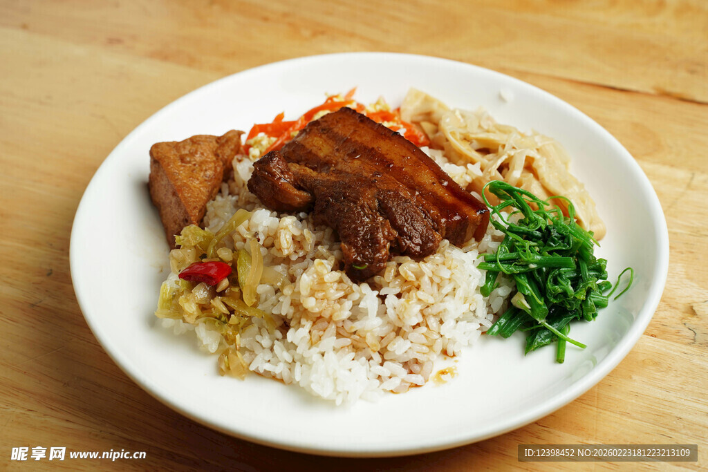 美味叉烧盖浇饭