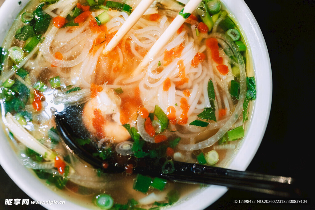 鲜虾蔬菜米粉汤