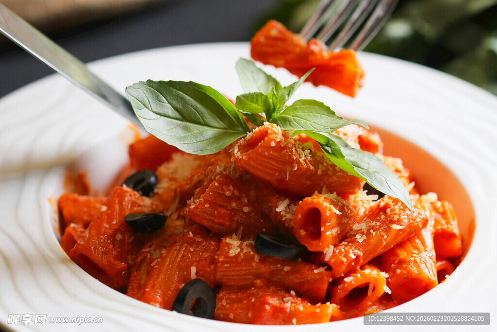 意式番茄肉酱意大利面
