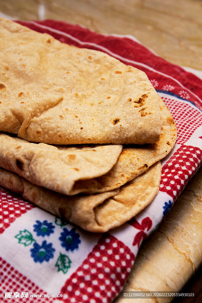 堆叠的美味玉米饼