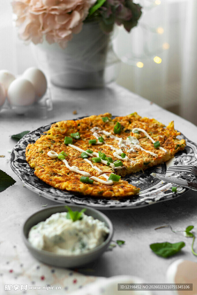 美味披萨搭配清新装饰