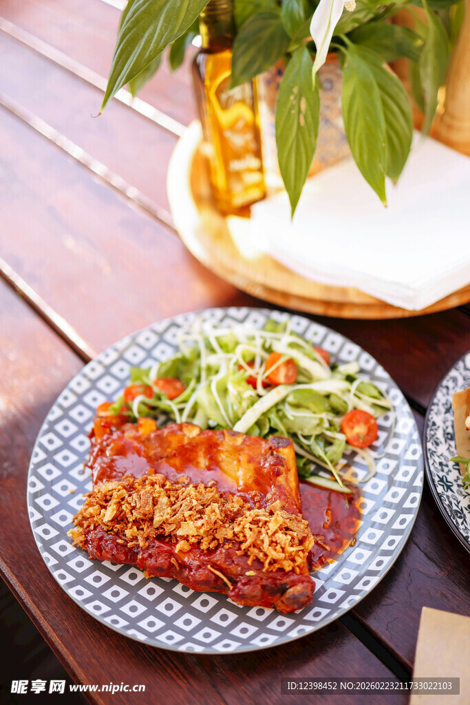 美味烤肉蔬菜拼盘