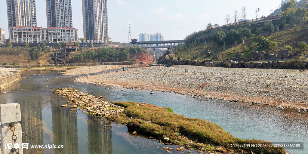城市河畔风景