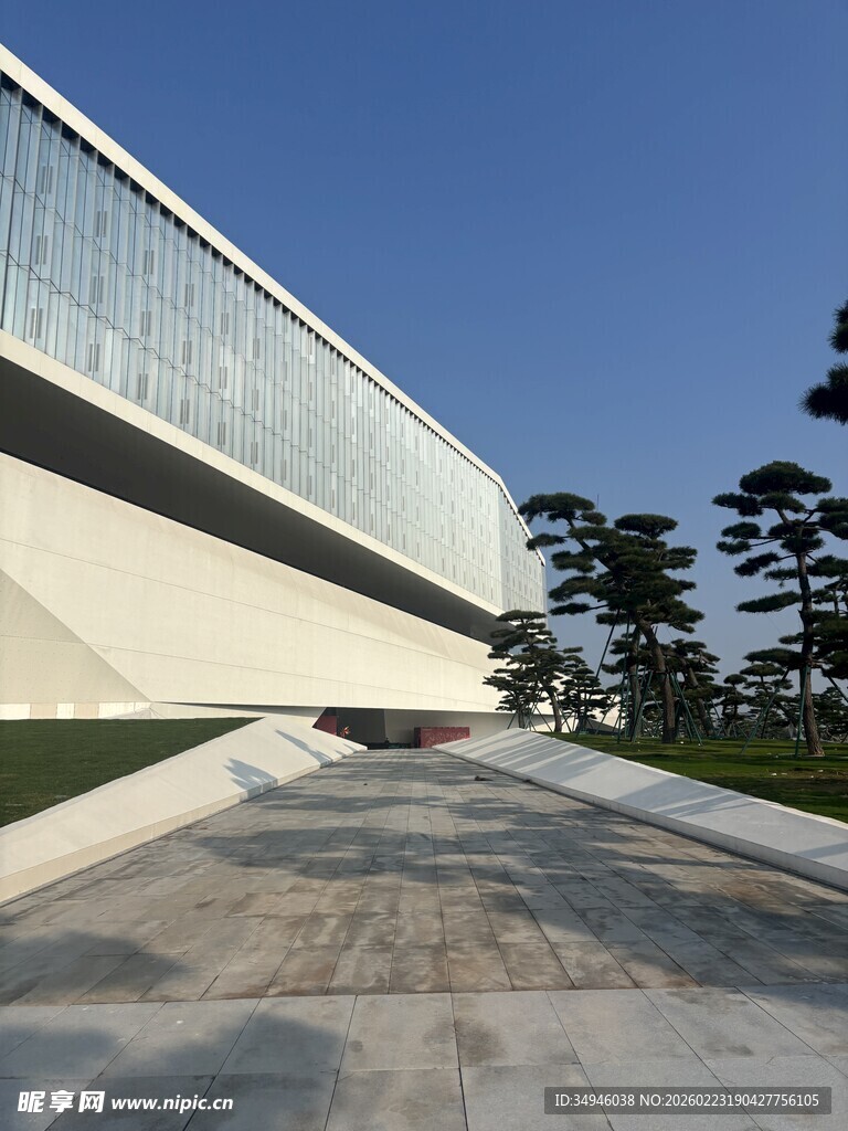 现代简约风格桥梁建筑