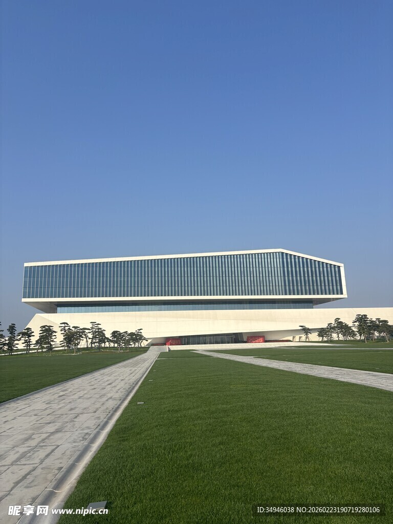 现代风格的独特建筑景观