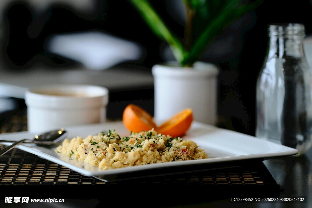 美味炒蛋配番茄摆盘