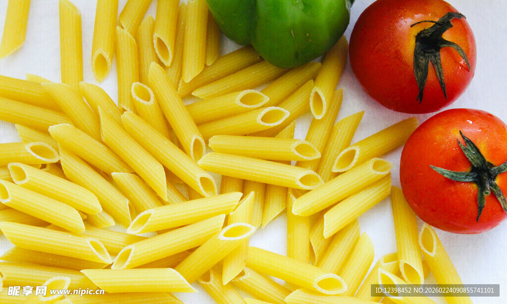 意大利面与新鲜蔬果