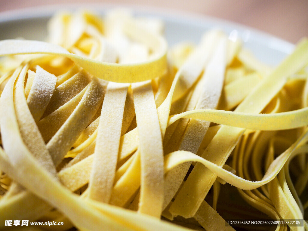 新鲜手工宽面条