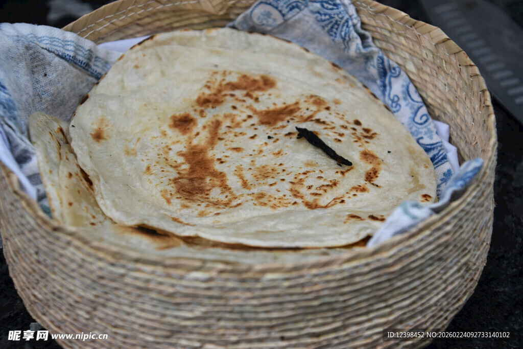 篮子里的美味面饼