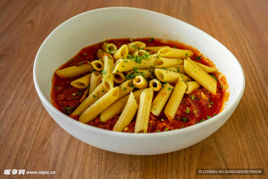 番茄肉酱通心粉美食图
