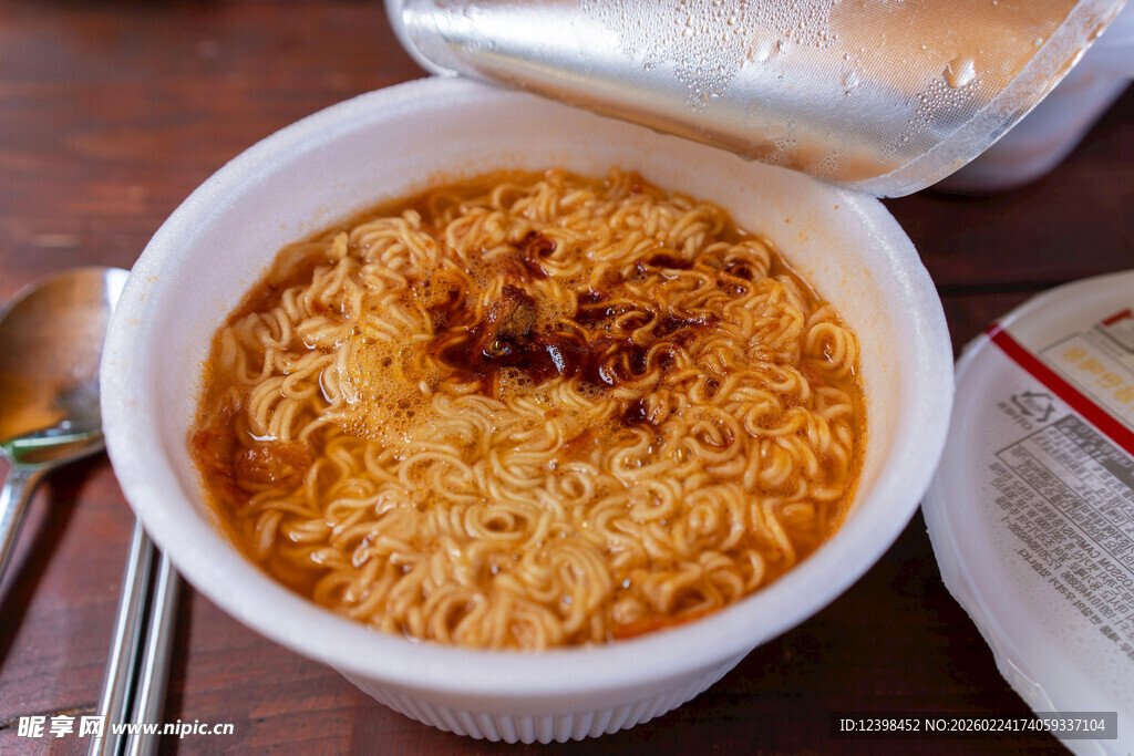 一碗美味的即食泡面