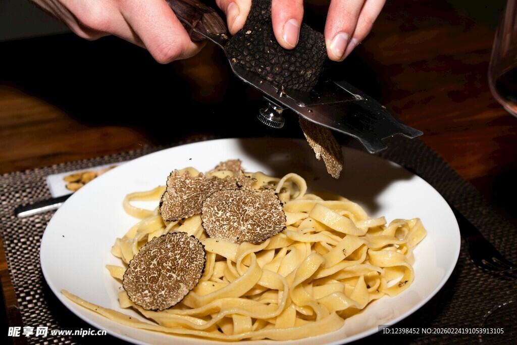 手工制作肉酱意大利面