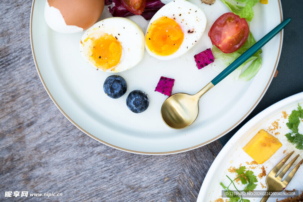 营养丰富的多彩早餐拼盘