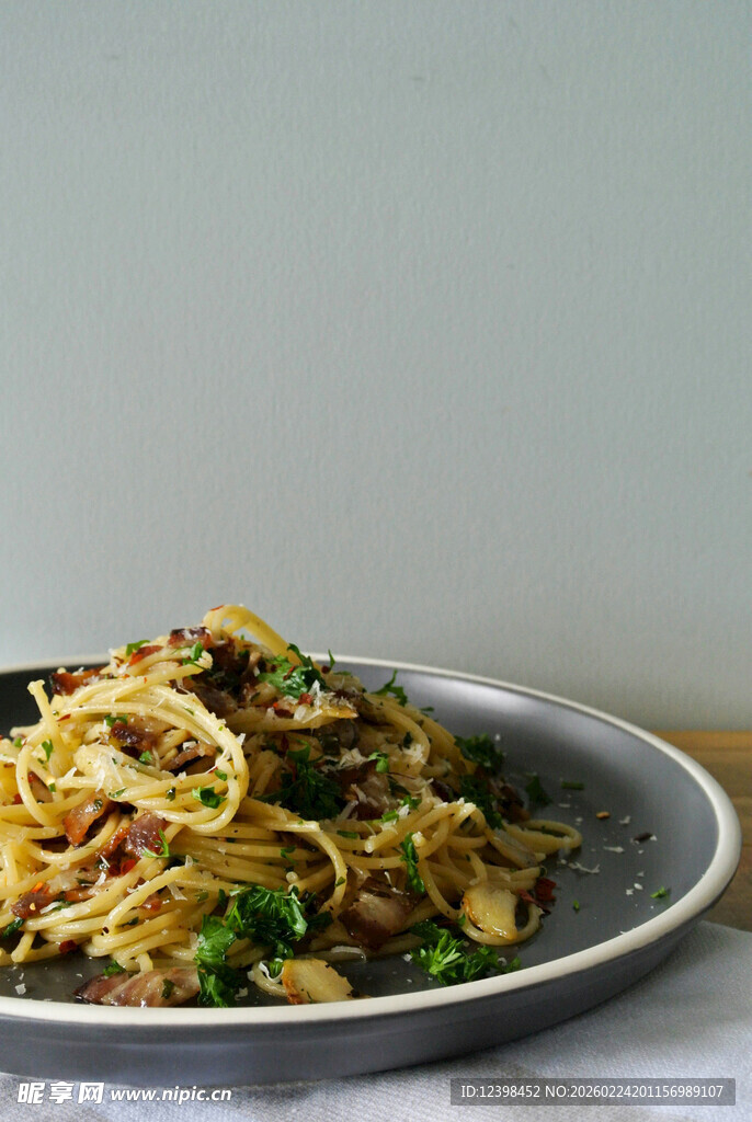 美味意大利面装盘呈现