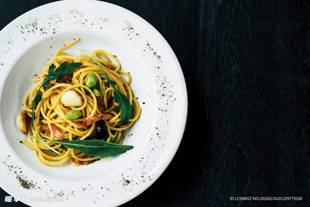 美味意大利面摆盘特写